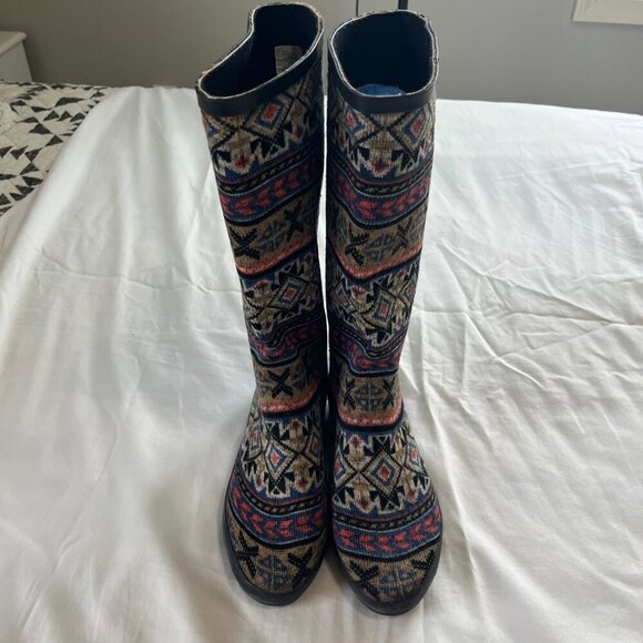 Muk Luks Aubrey Knit Rubber Tall Rain Boots Southwestern Stripe | Size 10 - Picture 5 of 6